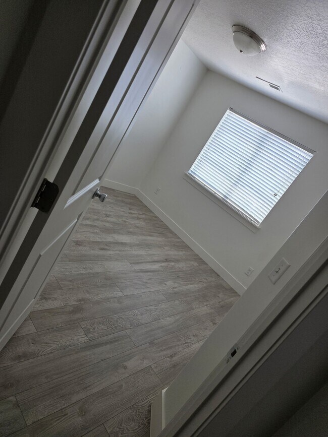 Building Photo - 54 N 2050 W