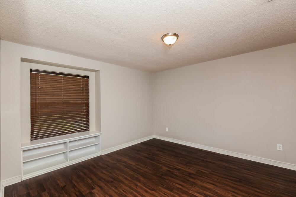 Building Photo - 3500 Bandera Ranch Rd