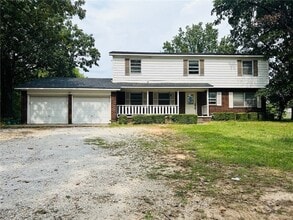 Building Photo - 1720 E Zion Rd