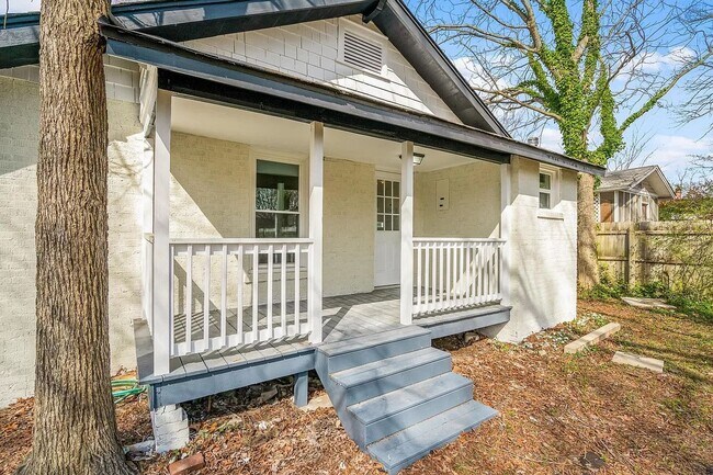 Building Photo - 1033 S Josephine Boyd St