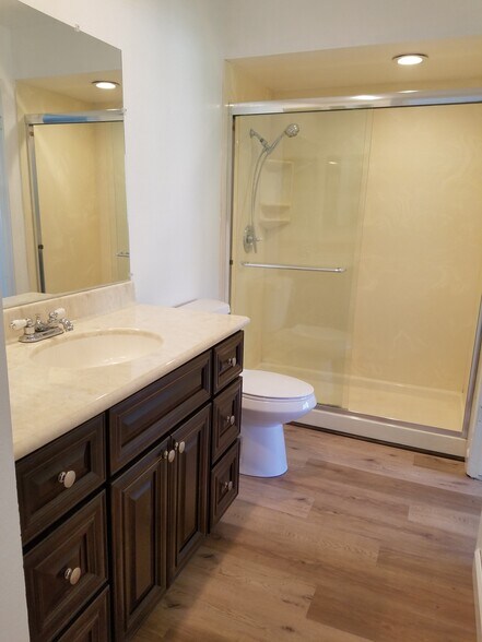 Building Photo - 792 Ferndale Ct