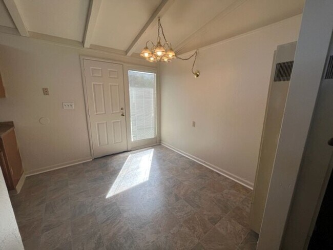 Building Photo - 5725 El Campo Way