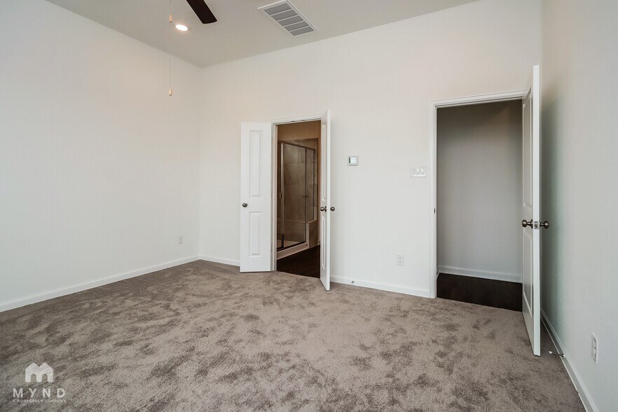 Building Photo - 4915 Eldorado Rose Pl