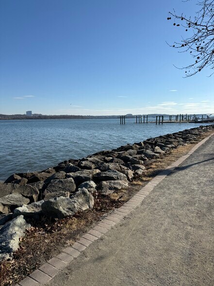 Building Photo - 925 N Fairfax St