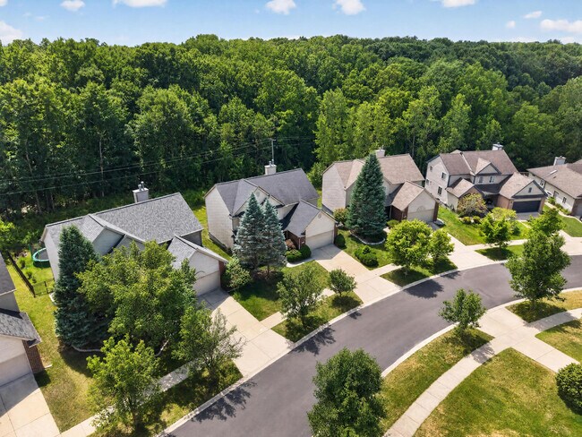 Building Photo - 392 Sedgewood Ln