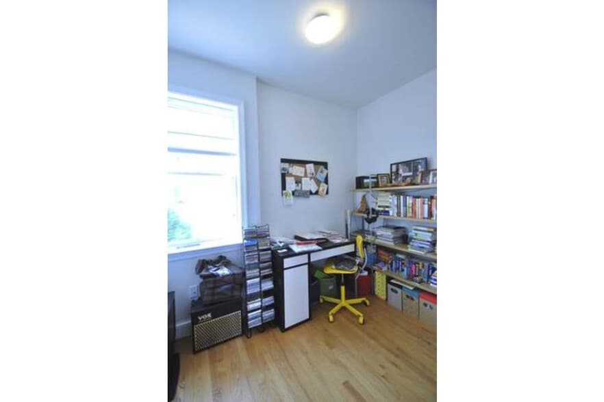 Building Photo - 1506 1st St NW