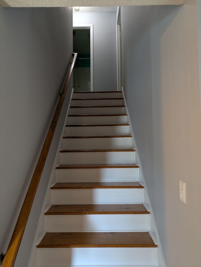 Building Photo - 3BR/2.5Bath House in NE Hickory