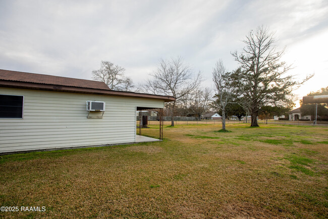 Building Photo - 169 W Railroad Ave