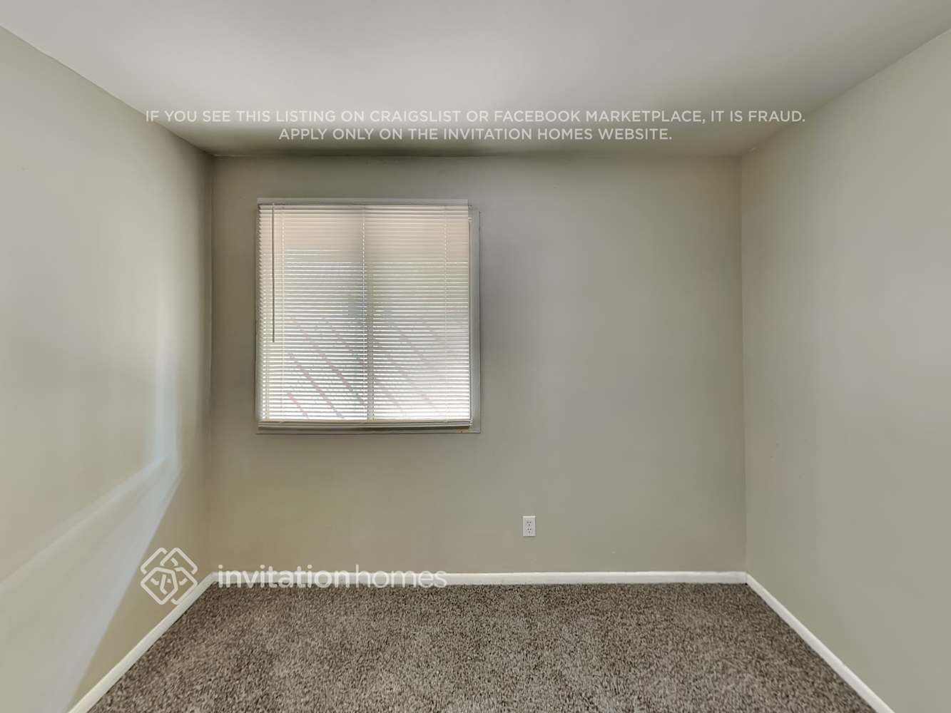 Building Photo - 5318 W Windsor Ave