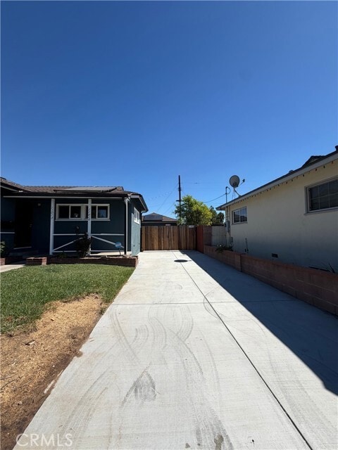 Building Photo - 11012 Marklein Ave