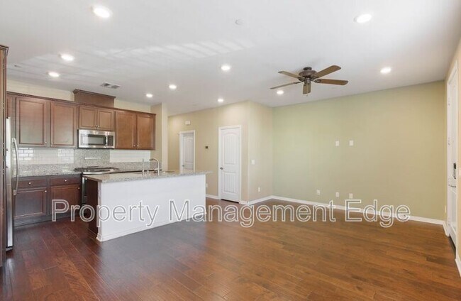 Building Photo - 40358 Calle Real