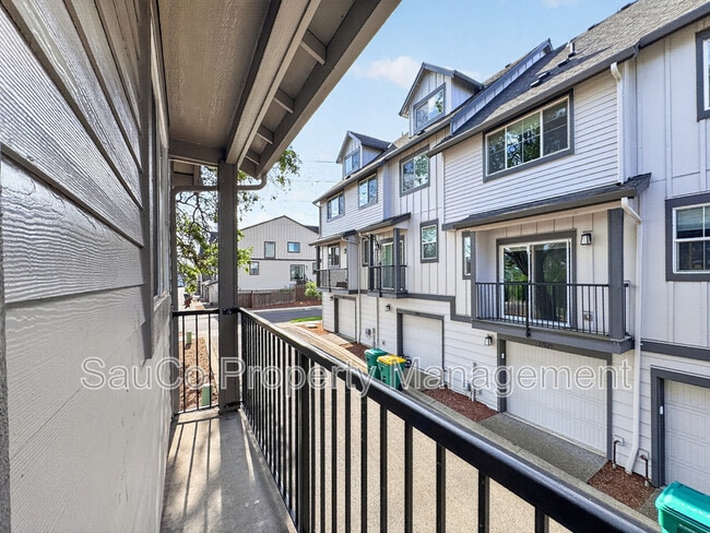 Building Photo - 17022 SW Lemongrass Ln