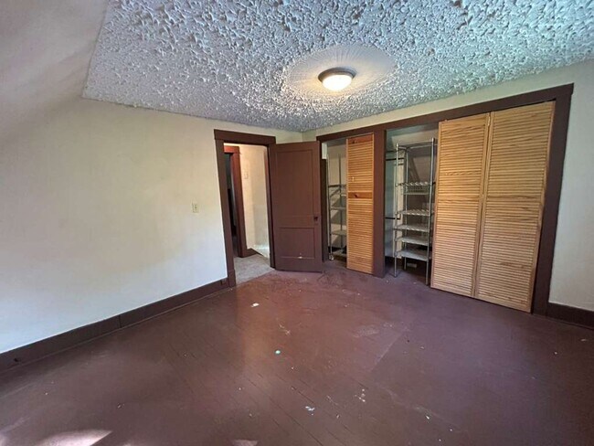 Building Photo - 377 Talbot Ave