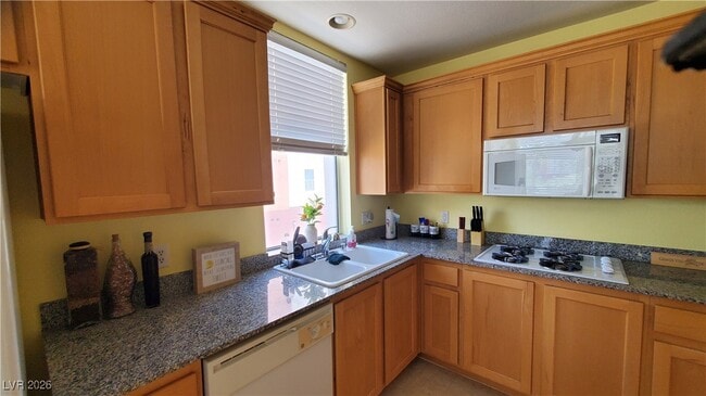 Building Photo - 47 E Agate Ave