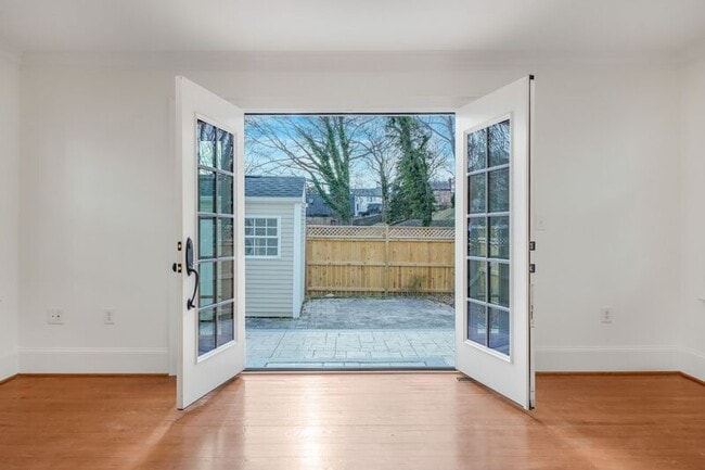 Building Photo - 204 Fauquier St