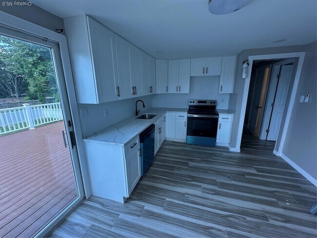 Building Photo - 15 Mida Ct