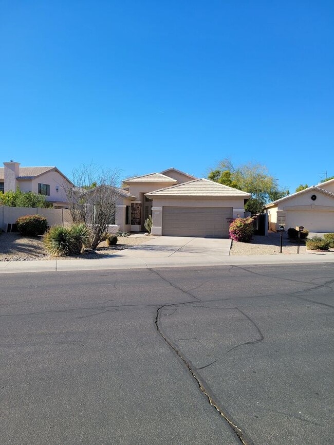 Building Photo - 7086 S Heather Dr