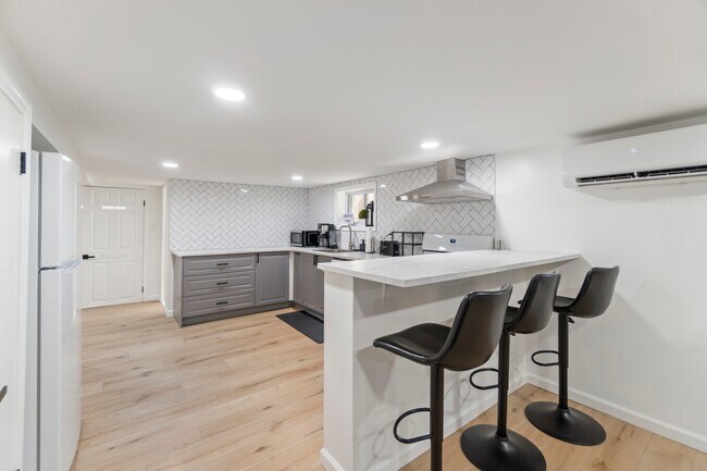 Building Photo - 65 Avenue A