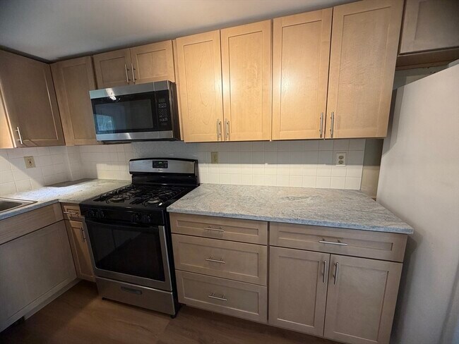 Building Photo - 79 N Main St