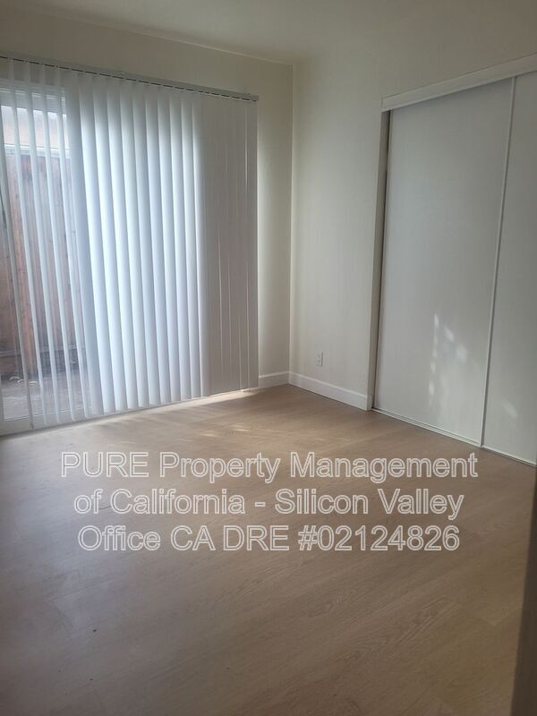 Building Photo - 900 Sobrato Dr