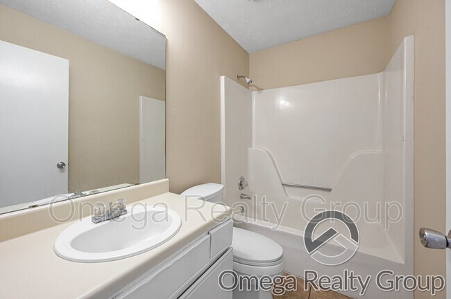 Building Photo - 815 Willow Pointe