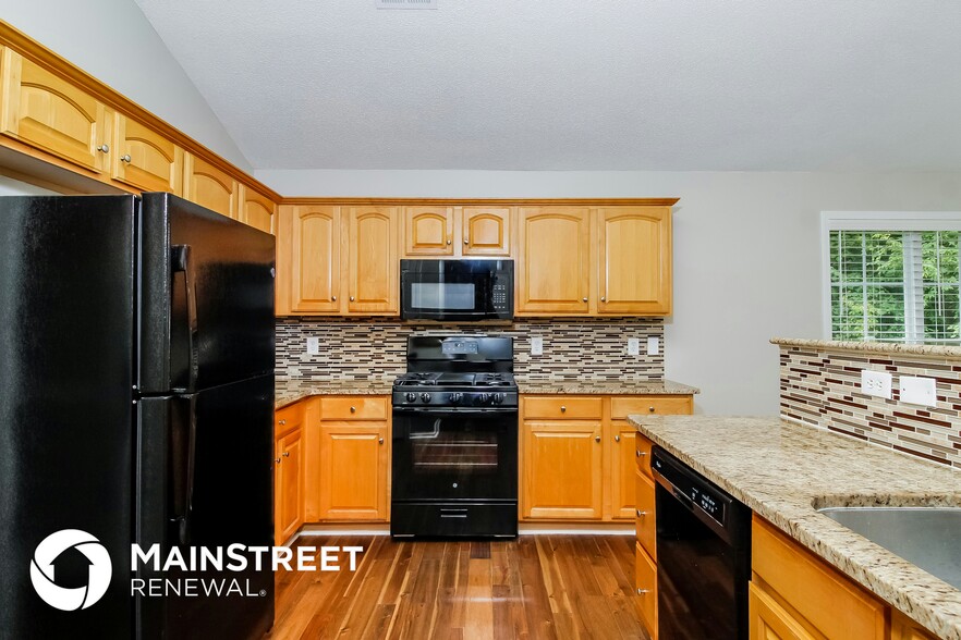Building Photo - 4210 Clovelly Dr