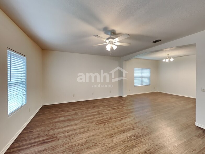 Building Photo - 431 Tequila Ranch