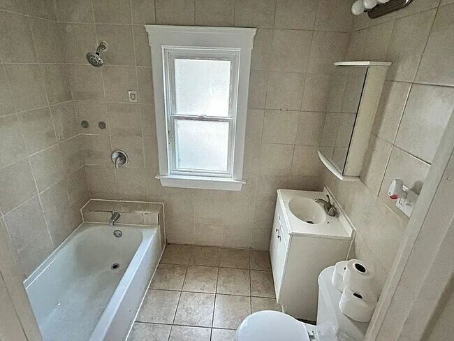 Building Photo - 2021 W 93rd St