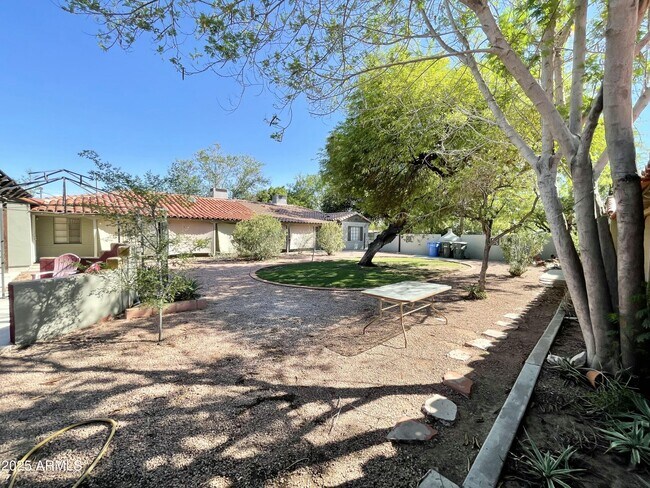 Building Photo - 602 E San Juan Ave