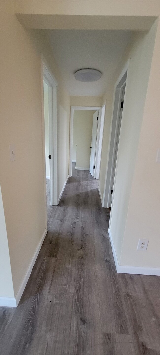 Building Photo - 2845 W 31st St