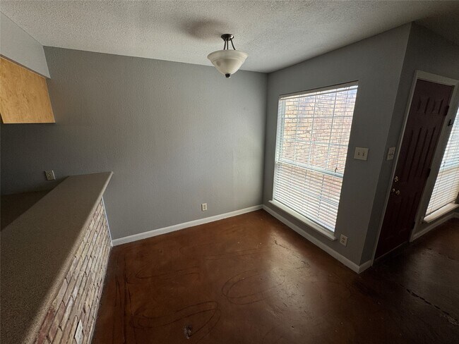 Building Photo - 3428 Willowrun Dr