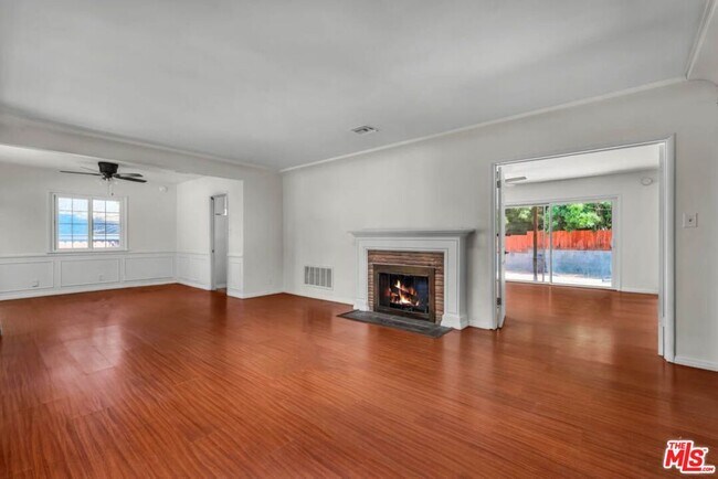 Building Photo - 7318 W 88th St