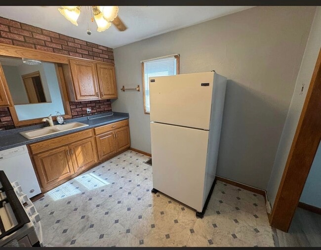 Building Photo - 22792 Kansas Ave