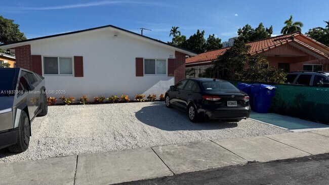 Primary Photo - 3610 SW 25th Ter
