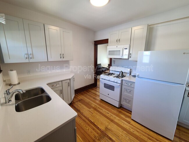 Building Photo - 811 Market St