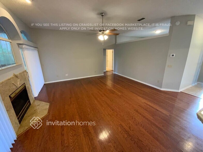 Building Photo - 1091 Larkspur Loop