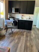 Building Photo - 1133 La Tortuga Dr