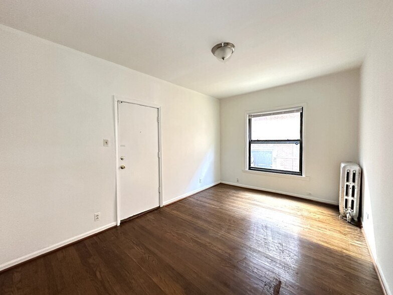Building Photo - 931 W Sunnyside Ave
