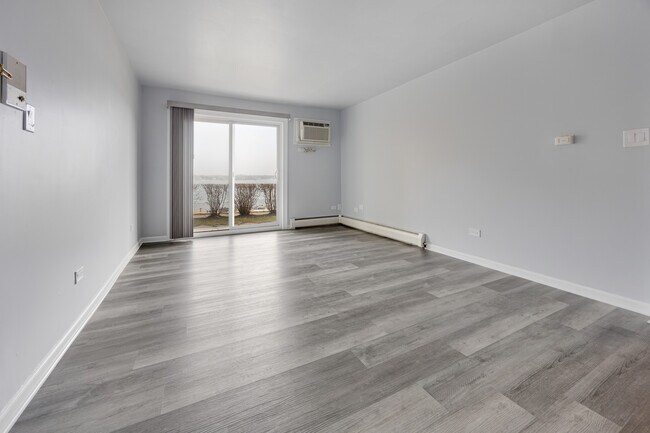 Building Photo - 155 E Mill St