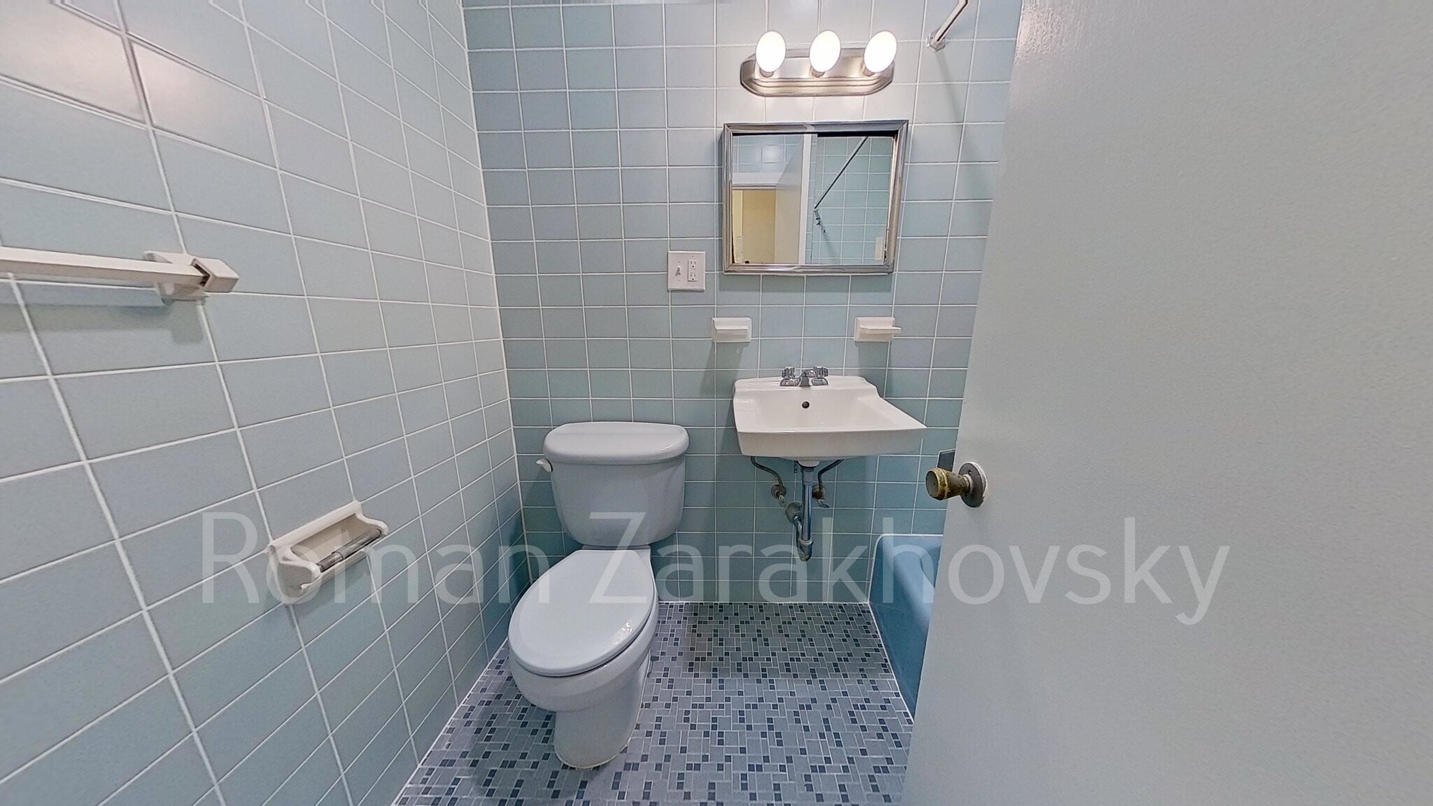 Building Photo - 2018 Commonwealth Ave