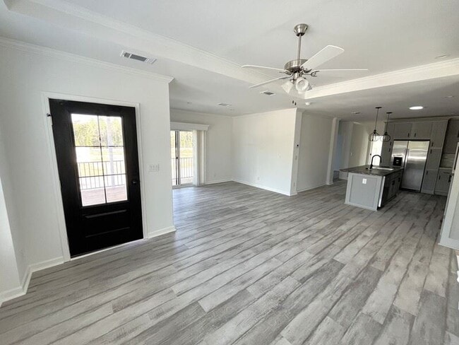 Building Photo - 1005 American Ln