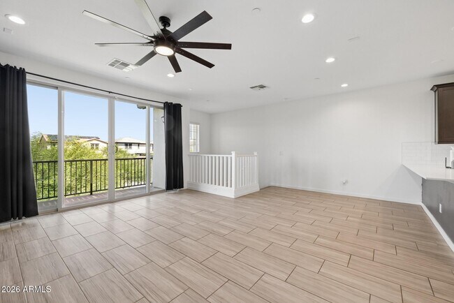 Building Photo - 4631 S Element