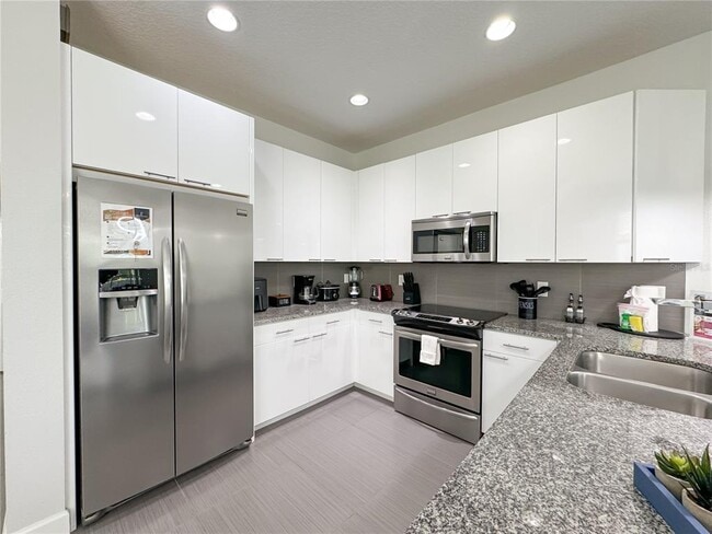 Building Photo - 17319 Serenidad Blvd