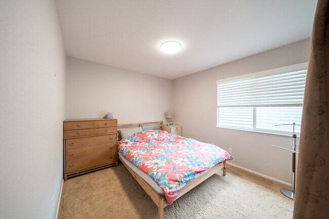 Building Photo - 6655 Hollycrest Ct