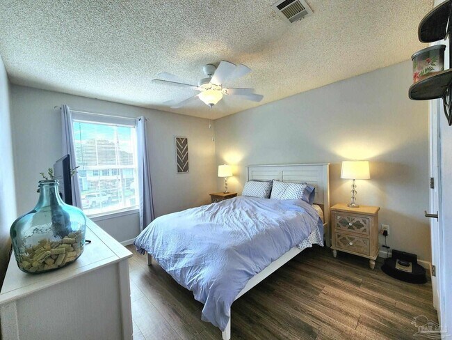 Building Photo - 589 Bobwhite Pl