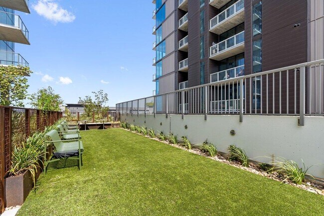 Building Photo - 44 East Ave