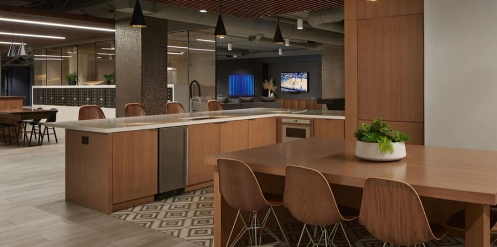 Building Photo - 455 E Waterside Dr