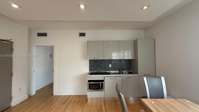 Building Photo - 600 15th St