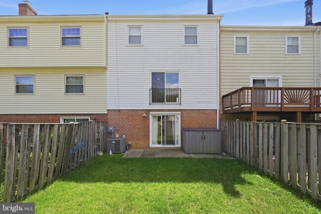 Building Photo - 6002 Mardale Ln