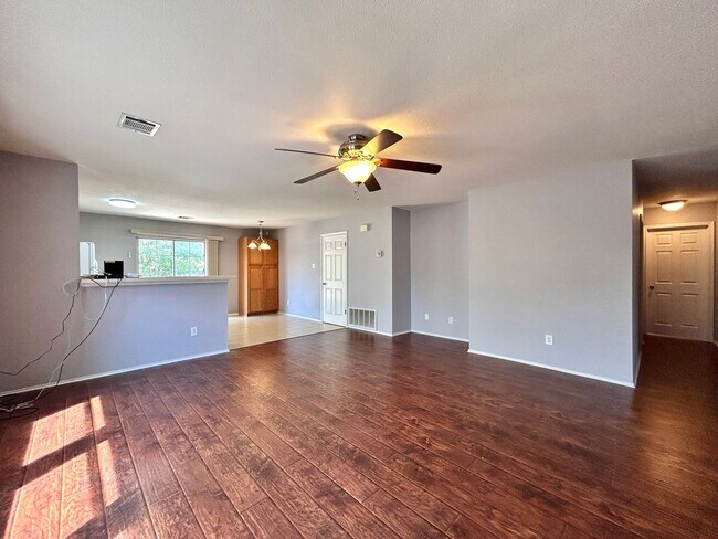 Building Photo - 3 Bed | 2 Bath – Cozy One-Level Home with ...